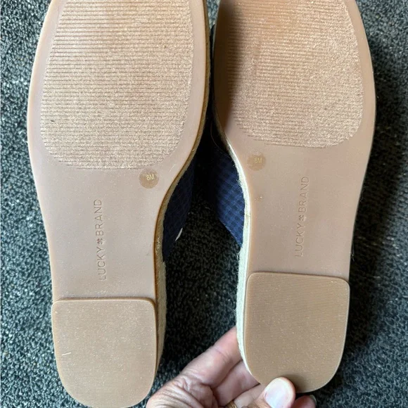 Lucky Brand Tan Sandals Comfortable Summer Footwear - Picture 3 of 5